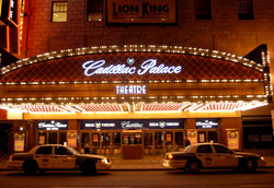 Купить онлайн билеты на мюзиклы, шоу и спектакли в Чикаго! Cadillac Palace Chicago Tickets Buy Online!