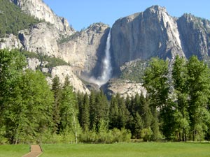      -   (Yosemite Falls, 739 ), , .