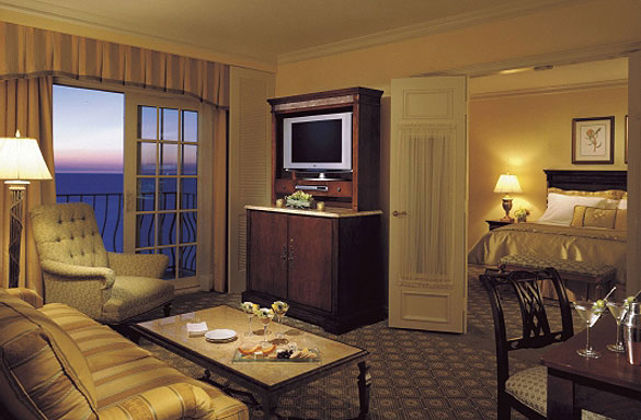  'Ritz-Carlton Naples Beach Resort' (    ) 5*+, ,  , .  Gulf View Suite -      .
