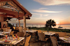  'Ritz-Carlton Naples Beach Resort' (    ) 5*+. - 'Gumbo Limbo'     .