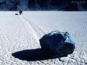 Движущиеся камни в Национальном Парке Долина Смерти (Death Valley National Park)