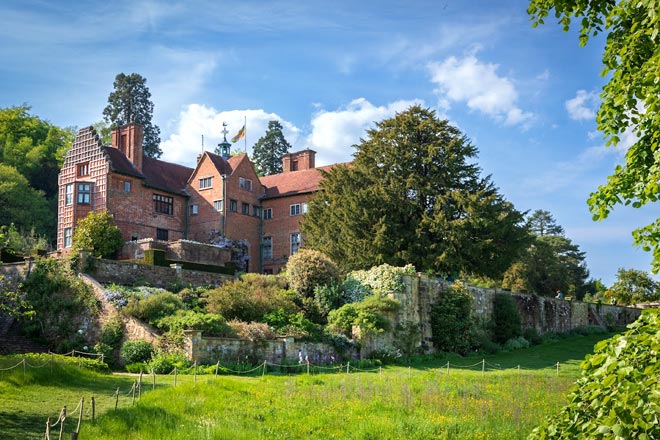  (Chartwell) -     . Chartwell-house - home of Sir Winston Churchill. -  - '-'     ,    2024 . Book Le Dumont d'Urville Compagnie du Ponant European cruises!